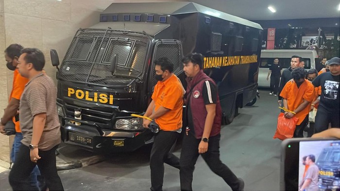 delapan-tersangka-kasus-penyelundupan-13-ton-ketamin-yang-diungkap-tim-gabungan-di-perairan-berakit-bintan-kepulauan-riau-tiba-1786632382572_169