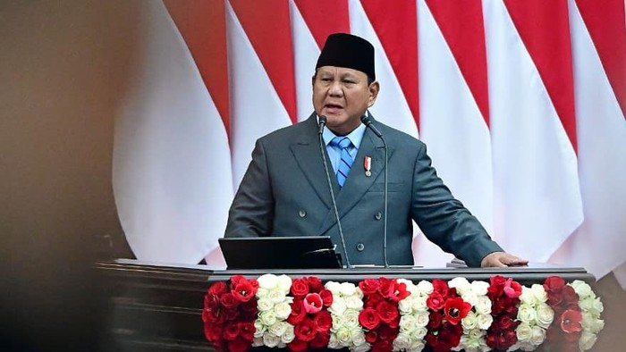 prabowo-saat-rancangan-anggaran-pendapatan-dan-belanja-negara-rapbn-2027-dan-nota-keuangan-di-gedung-dprmpr-senayan-jakarta-ju-1786701967946_169
