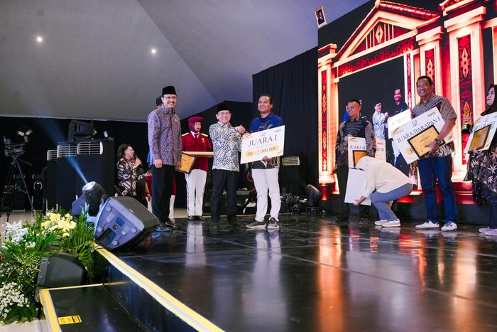 gus-ipul-apresiasi-peran-media-lewat-anugerah-jurnalistik-2026-1792322938150