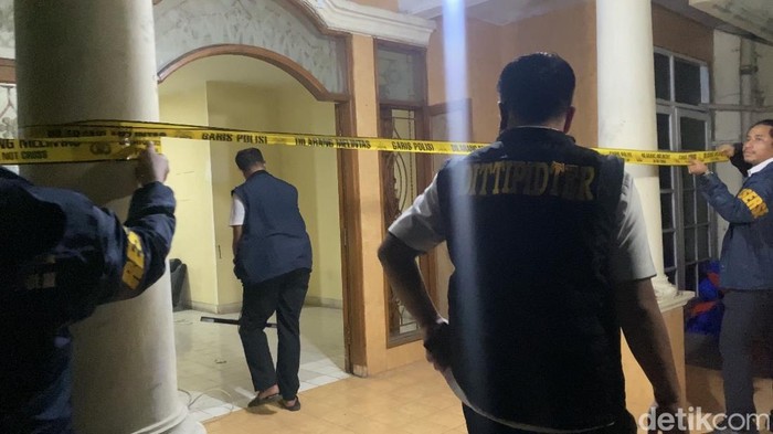 isi-rumah-penyelundupan-73-ribu-benih-lobster-di-depok-yang-digerebek-direktorat-tindak-pidana-tertentu-dittipidter-bareskrim-1792613860315_169