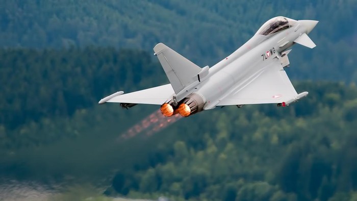 jet-tempur-f-22-raptor-1779618154849_169