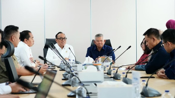 kepala-bran-dedi-prasetyo-temui-pimpinan-bank-tanah-1791477878893_169