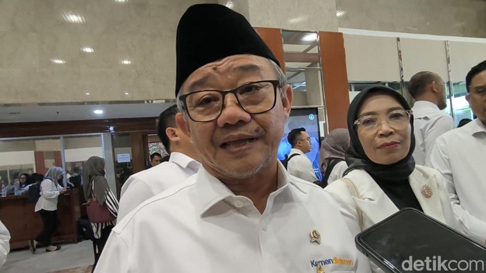 mendikdasmen-abdul-muti-menyebut-ekstrakurikuler-selain-pramuka-sifatnya-sukarela-dan-tidak-wajib-adrialdetikcom-1789989735037_169