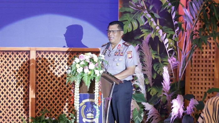 polda-riau-mendorong-bhayangkari-berperan-aktif-dalam-pemberdayaan-masyarakat-di-hari-kesatuan-gerak-bhayangkari-ke-74-1793342106342_169