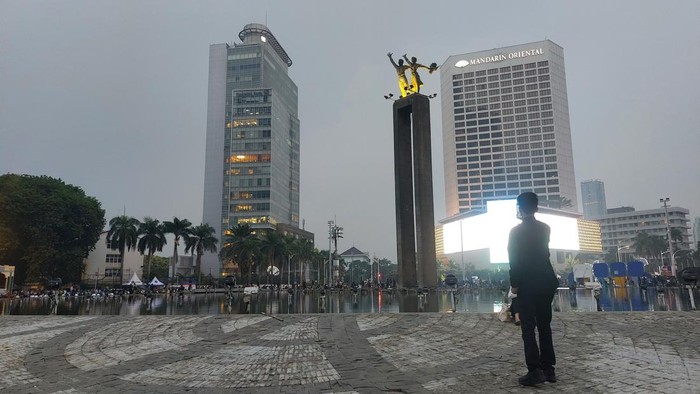 suasana-sekitar-bundaran-hi-pada-rabu-2810-sore-rizkydetikcom-1793185223612_169