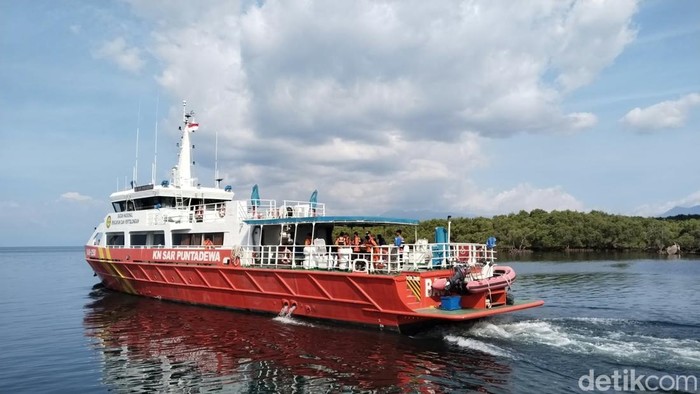 tim-sar-gabungan-bergerak-melakukan-pencarian-4-penyelam-yang-hilang-di-perairan-pulau-panga-batang-sikka-ntt-minggu-4102026-1791107871077_169