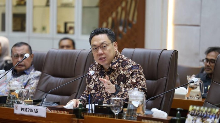 wakil-ketua-komisi-ix-dpr-ri-charles-honoris-1788959823766_169