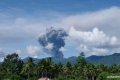 Key Issue: Masih Hilang, 2 WN Singapura Diduga Tertimbun Pasir Erupsi Gunung Dukono