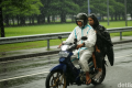 APD Kembali Digunakan – Kini untuk Terjang Hujan