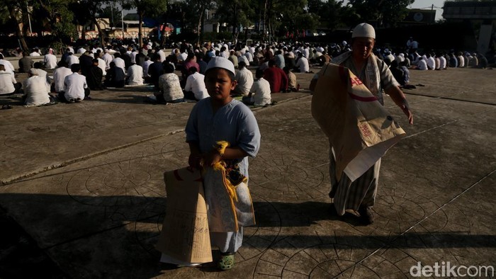 alun-alun-pamulang-dipenuhi-jemaah-salat-iduladha-1779846056187_169