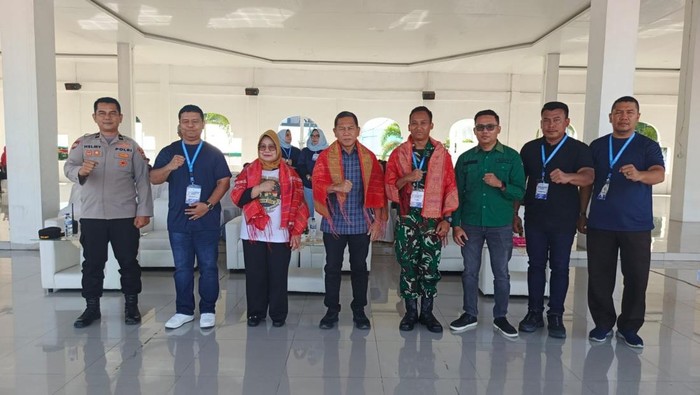buka-lomba-kreasi-baris-berbaris-di-sumut-sekjen-mpr-beri-pesan-ini-1779544364619_169