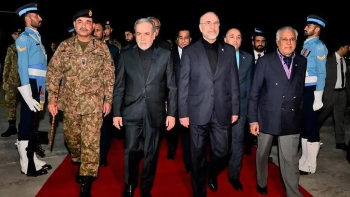 delegasi-iran-dipimpin-ketua-parlemen-mohammad-bagher-ghalibaf-dan-menlu-abbas-araghchi-1775894731010_169