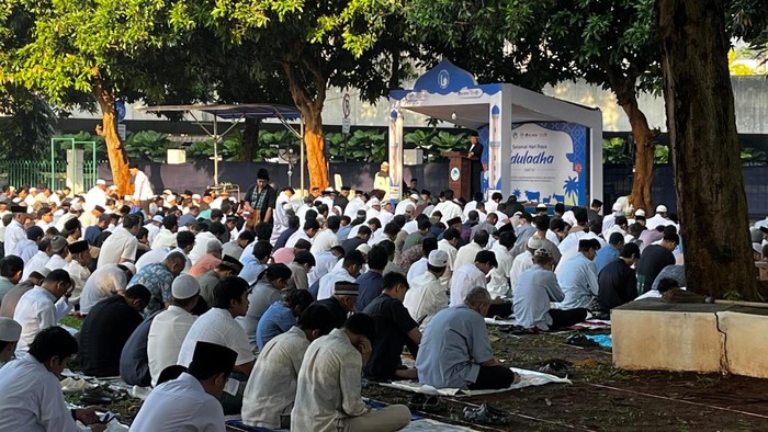 din-syamsuddin-saat-berkhutbah-1779859267752_169