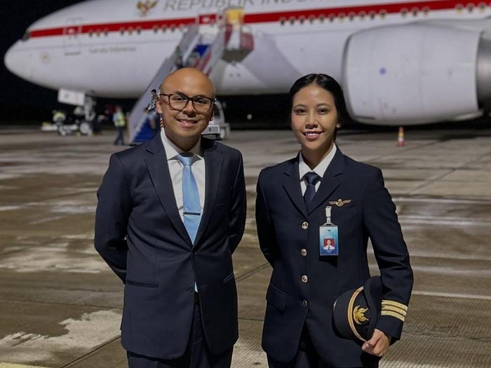dirgayuza-setiawan-bersama-captain-tania-citra-1779806181080_43