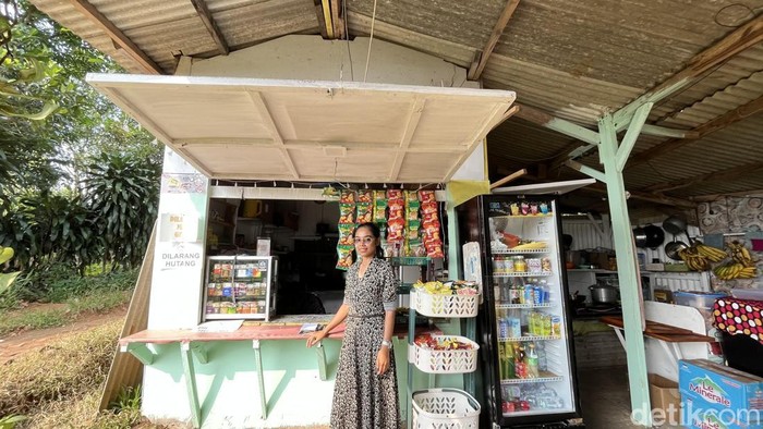 Latest Program: Dukungan KUR BRI Bantu Rita Kembangkan Warung Makan di Hambalang