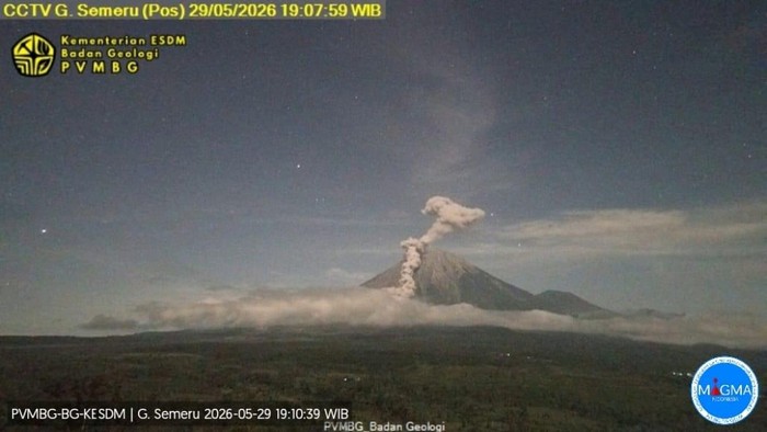 erupsi-gunung-semeru-1780063448109_169