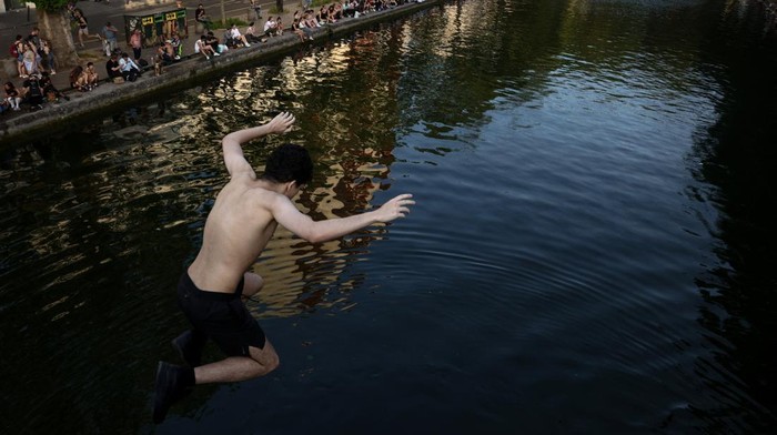 europe-weatherfrance-heat-1780021056719_169