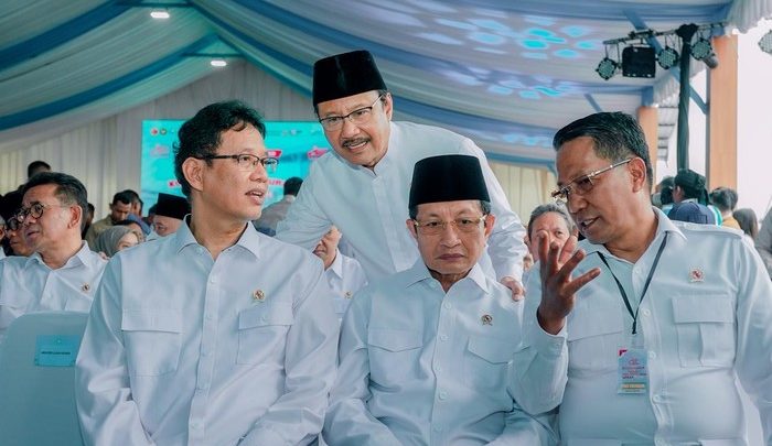 Historic Moment: Gus Ipul & Para Menteri Dampingi Presiden Resmikan Operasional 1.061 KDMP