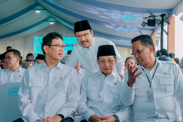 gus-ipul-para-menteri-dampingi-presiden-resmikan-operasional-1061-kdmp-1778941111956