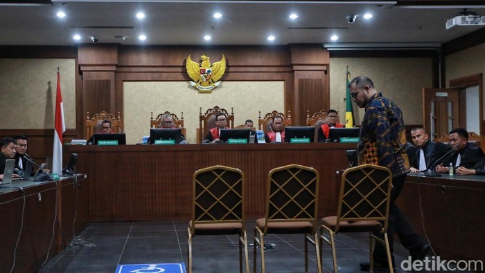 ibam-divonis-4-tahun-penjara-di-kasus-korupsi-chromebook-1778592048490_169