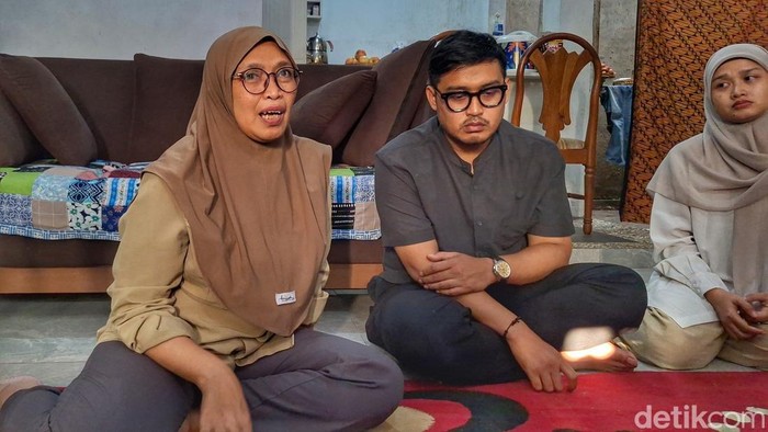 ibunda-thoudy-badai-hani-hanifa-humanisa-56-kiri-saat-berbincang-dengan-awak-media-selasa-1952026-1779191361709_169