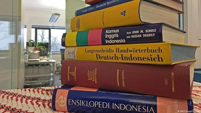 ilustrasi-kamus-dw_169