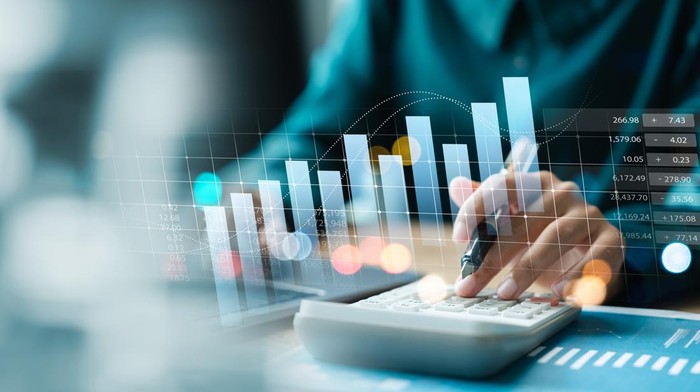 Topics Covered: Desakan Menuju Intelligence Economy: Siapkah Sistem Pendidikan Kita?