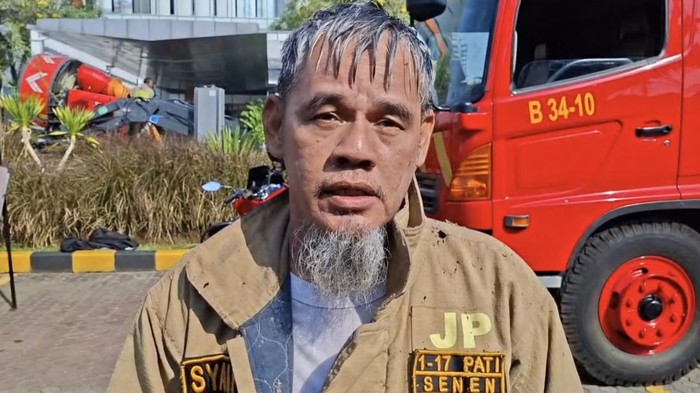Asap Tebal Penuhi Lantai 5 Binus Jakbar – Damkar Pakai Alat Bantu Pernapasan