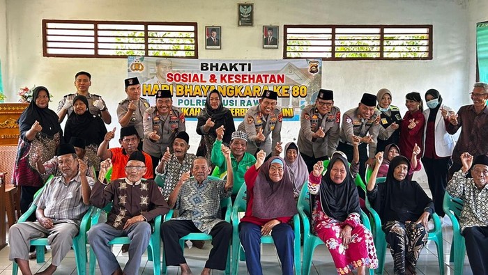 kepolisian-daerah-sumatera-selatan-sumsel-melalui-jajaran-polres-musi-rawas-menggelar-bakti-kesehatan-dan-bakti-sosial-bagi-ke-1779776435212_169