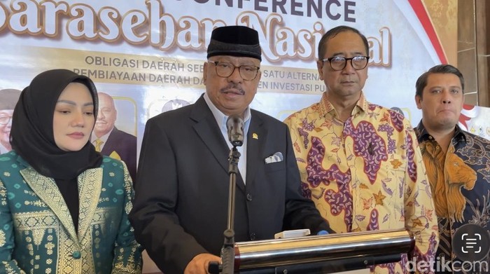 ketua-fraksi-partai-golkar-mpr-ri-melchias-markus-mekeng-1779191974991_169