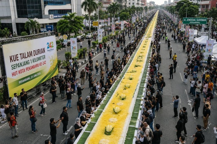 kue-talam-durian-sepanjang-1-km-di-hut-pekanbaru-1779512673272