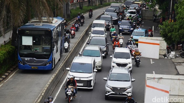 Ada Proyek Pompa Air – 1 Lajur Jalan Daan Mogot Jakbar Ditutup hingga Agustus