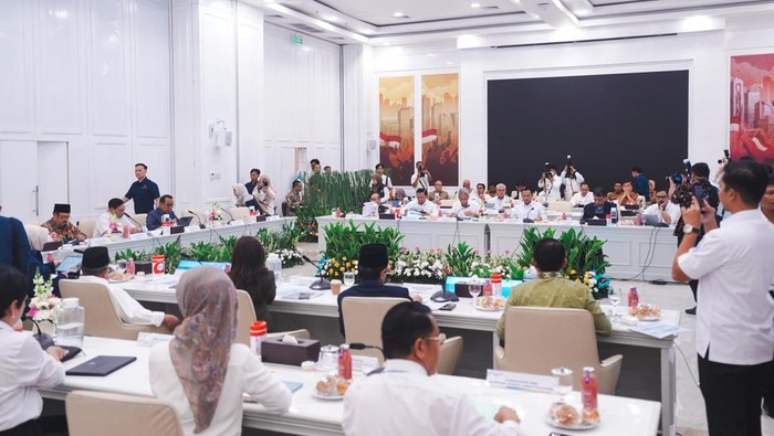 Topics Covered: Luhut Apresiasi Kinerja Kemensos Integrasikan Data & Digitalisasi Bansos