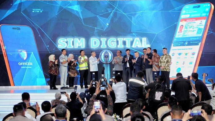 menteri-perhubungan-menhub-dudy-purwagandhi-mengapresiasi-terobosan-teknologi-yang-terus-dikembangkan-oleh-kakorlantas-polri-i-1779442193019_169