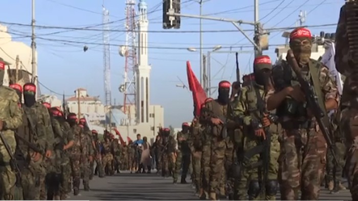 militan-palestina-unjuk-kekuatan-militer-di-gaza_169
