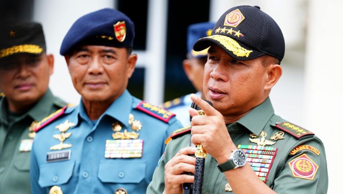 momen-panglima-tni-resmikan-gedung-trisula-denjaka-1_169