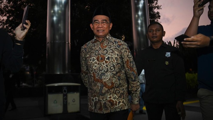 muhadjir-effendy-diperiksa-kpk-terkait-kasus-kuota-haji-1779109970579_169