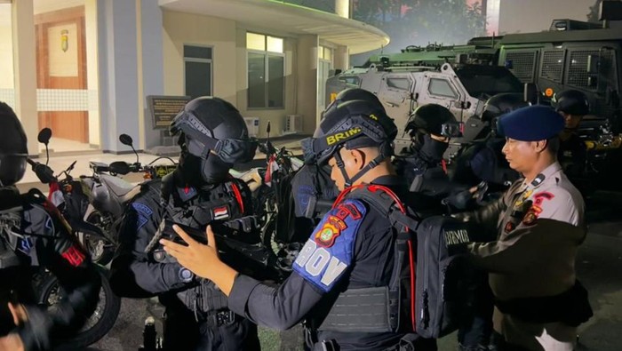 Historic Moment: Polisi Tangkap 4 Remaja Tawuran di Kalimalang, Sajam hingga Stik Golf Disita