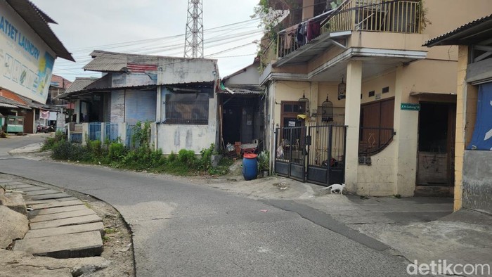 Pengakuan Warga di Ciputat Pernah Dibikin Kaget ‘Pocong’ Ngamen Malam-malam