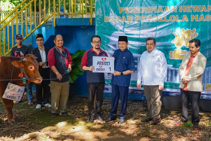 penyerahan-hewan-kurban-dari-artha-graha-1779789769627