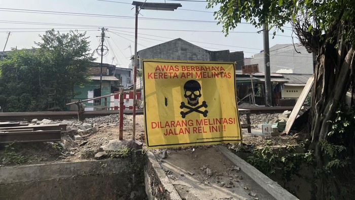 perlintasan-liar-rel-ka-di-tebet-jaksel-ditutup-adhfardetikcom-1778815000536_169