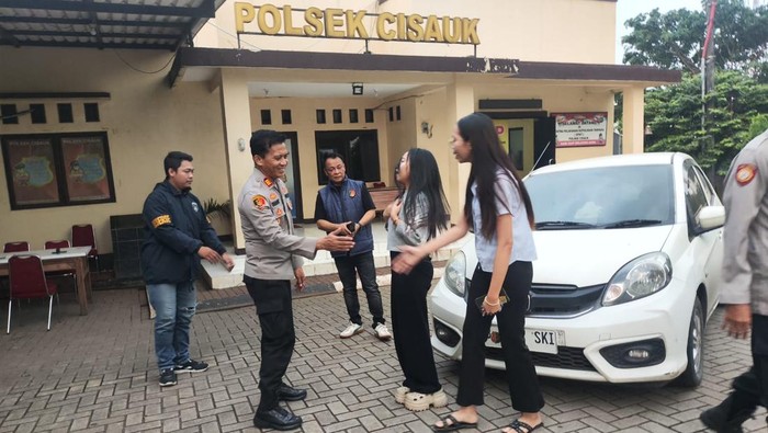 polisi-menangkap-kecot-perampok-wanita-la-dan-mengembalikan-mobil-korban-dokistimewa-1780147720698_169