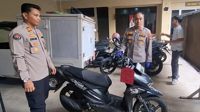 polisi-ungkap-barang-bukti-motor-curian-seorang-pegawai-sate-di-kawasan-setiabudi-jakarta-sabtu-3052026-antaraluthfia-miranda-1780153578391_169