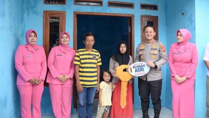polres-bogor-resmi-merampungkan-pembangunan-13-unit-rumah-dalam-program-rumah-asri-aman-sehat-rapi-indah-1778749494348_169