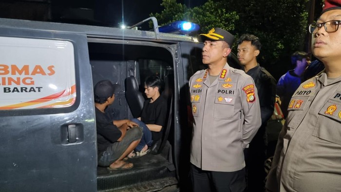 polres-metro-jakbar-gelar-patroli-antisipasi-gangguan-kamtibmas-1779657809361_169