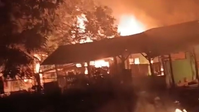 Ponpes di Mesuji Lampung Dibakar Massa – Diduga Dipicu Isu Pencabulan