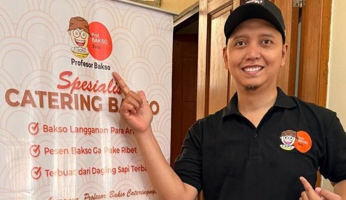 Facing Challenges: Katering Bakso di Jakbar Ini Laris Manis hingga Disukai Artis
