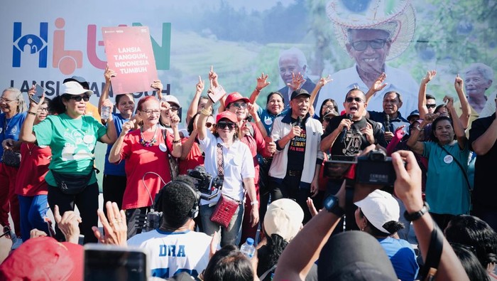 Important Visit: Lansia Bernyanyi Bersama Gubernur NTT di Puncak HLUN 2026