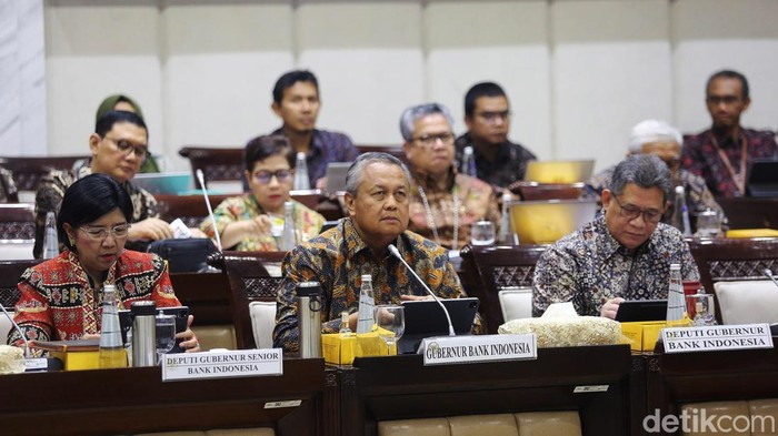 rapat-kerja-komisi-xi-dengan-gubernur-bi-2_169