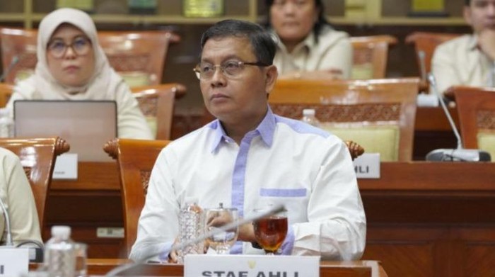 staf-ahli-bidang-penguatan-reformasi-birokrasi-dan-legislasi-kementerian-ham-rumadi-ahmad-1780133776554_169